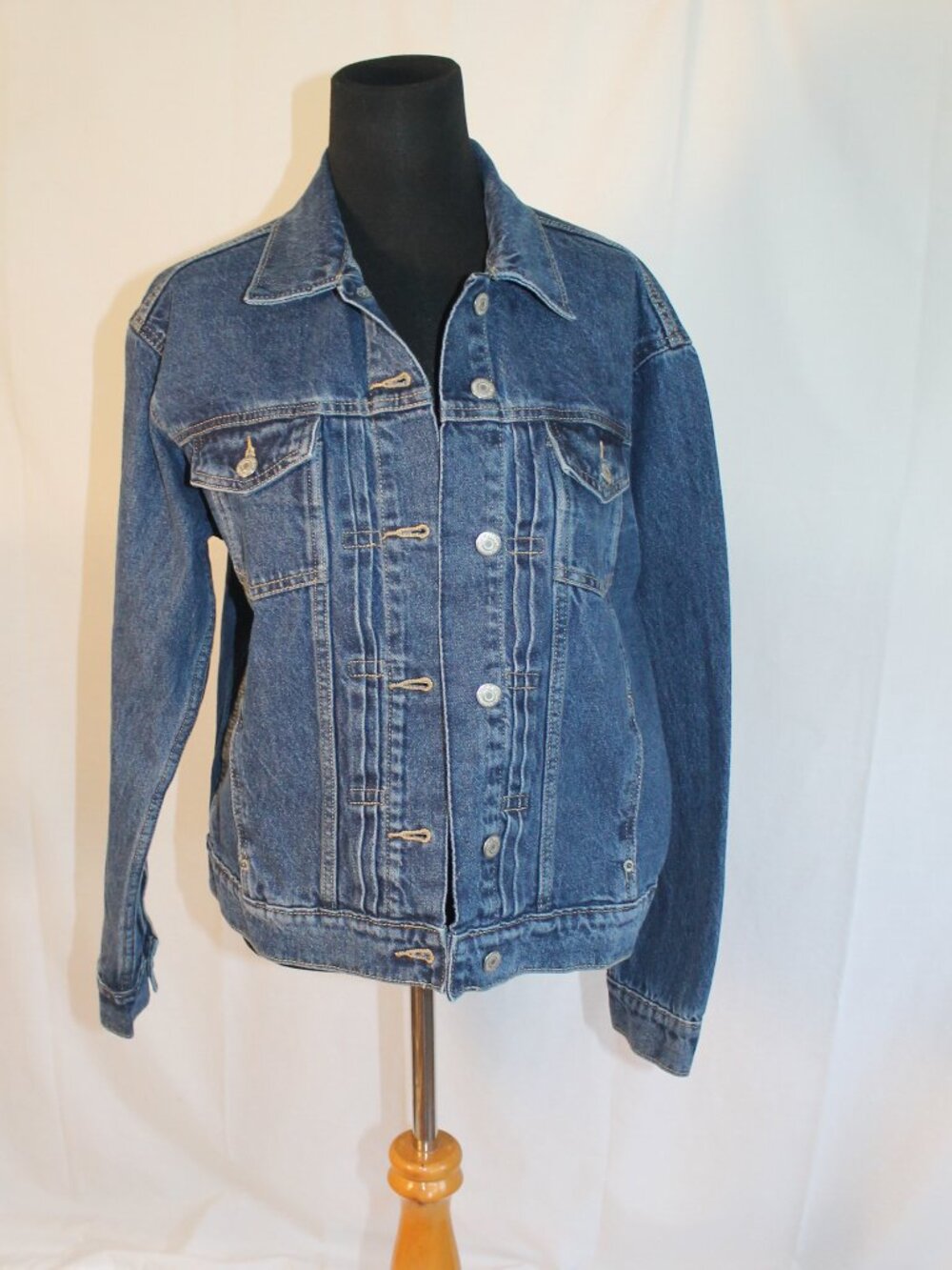 Women's Old Navy Jean Jacket, Medium
